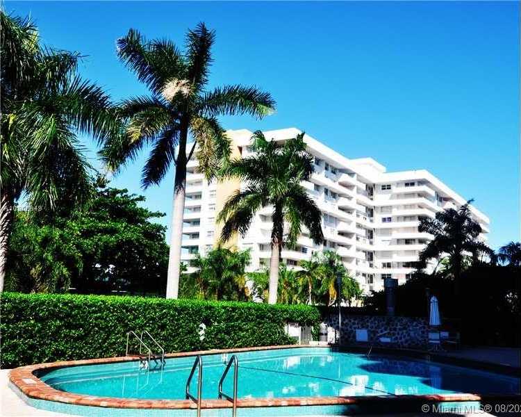 Small Image of 199 Ocean Ln Dr, Key Biscayne, FL 33149, USA Number 8