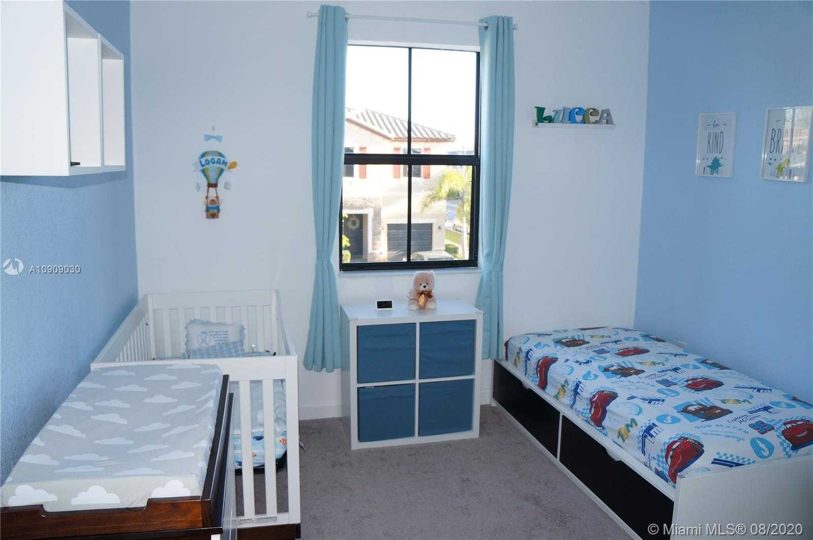 Small Image of 15087 SOUTH WEST 118TH LN, Miami Number 14