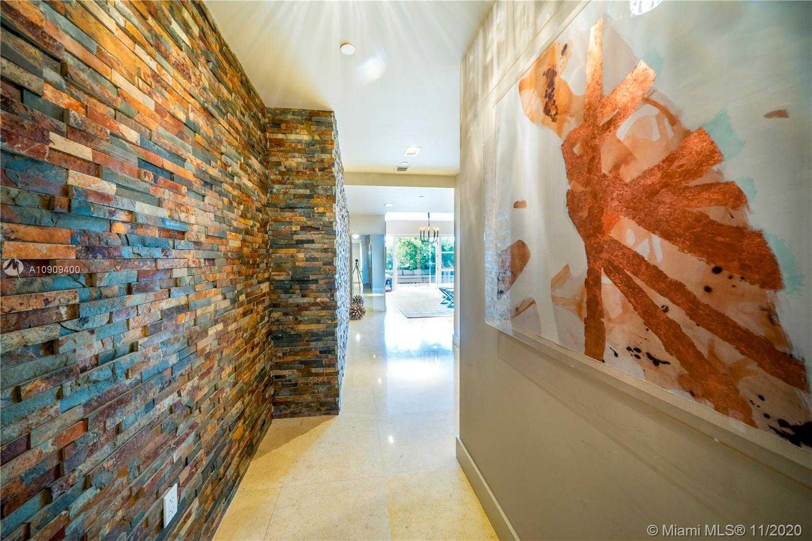 Small Image of 6103 AQUA AVE #102, Miami Beach Number 12
