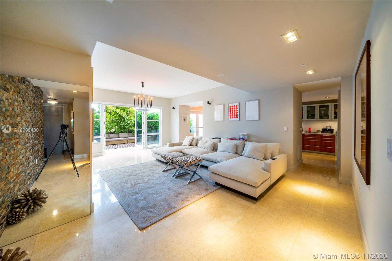 Small Image of 6103 AQUA AVE #102, Miami Beach Number 3