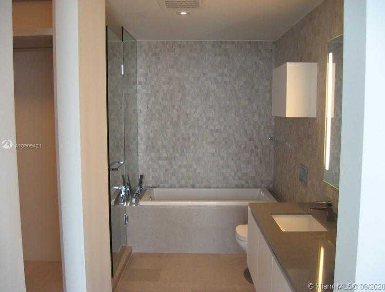 Small Image of 68 SOUTH EAST 6TH #2606, Miami Number 14