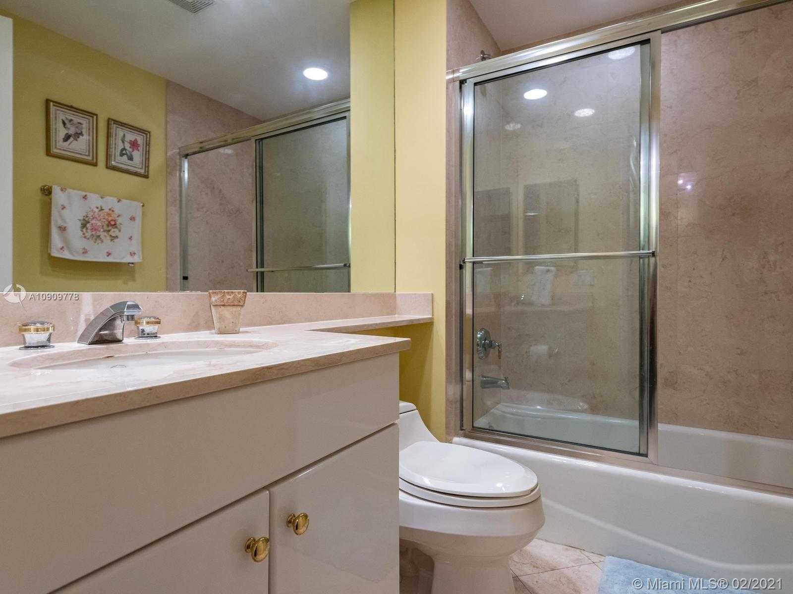 Small Image of 727 CRANDON BLVD #202, Key Biscayne Number 31