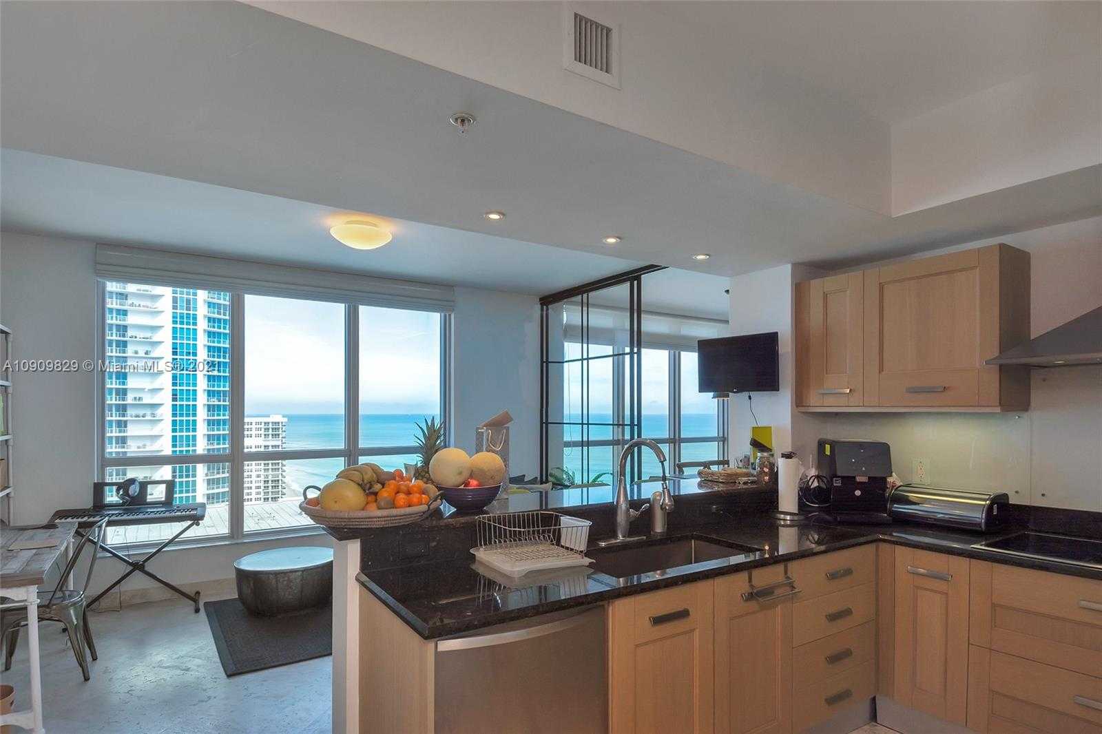 Small Image of 3535 EAST OCEAN DR #1902, Hollywood Number 13
