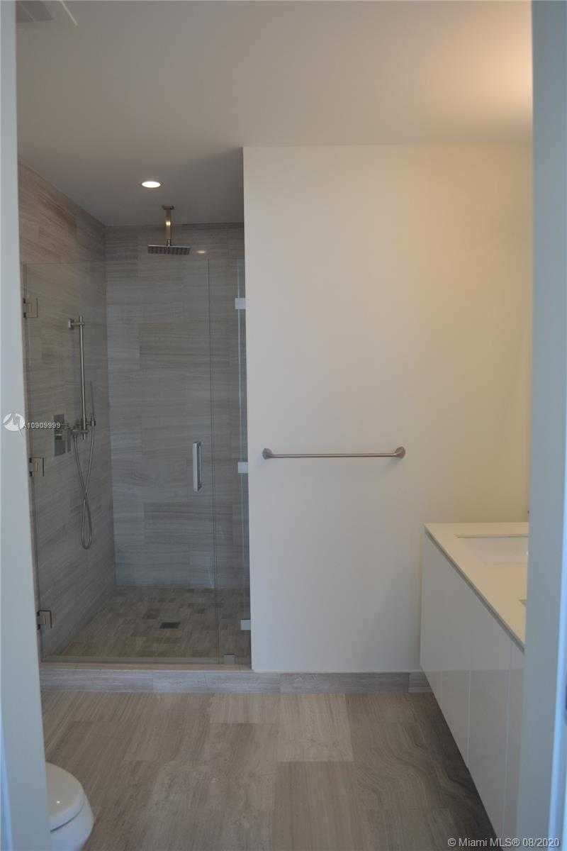 Small Image of 1300 BRICKELL BAY DR #4200, Miami Number 7