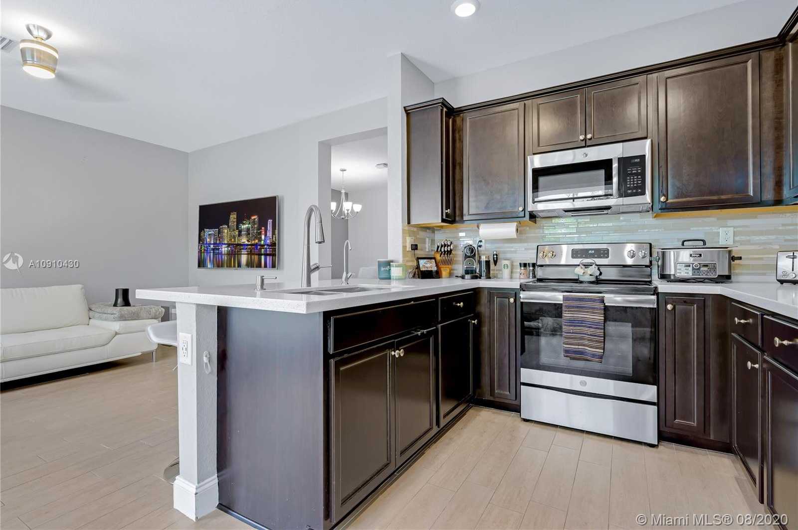 Small Image of 10379 WEST 34TH LN #1, Hialeah Number 12