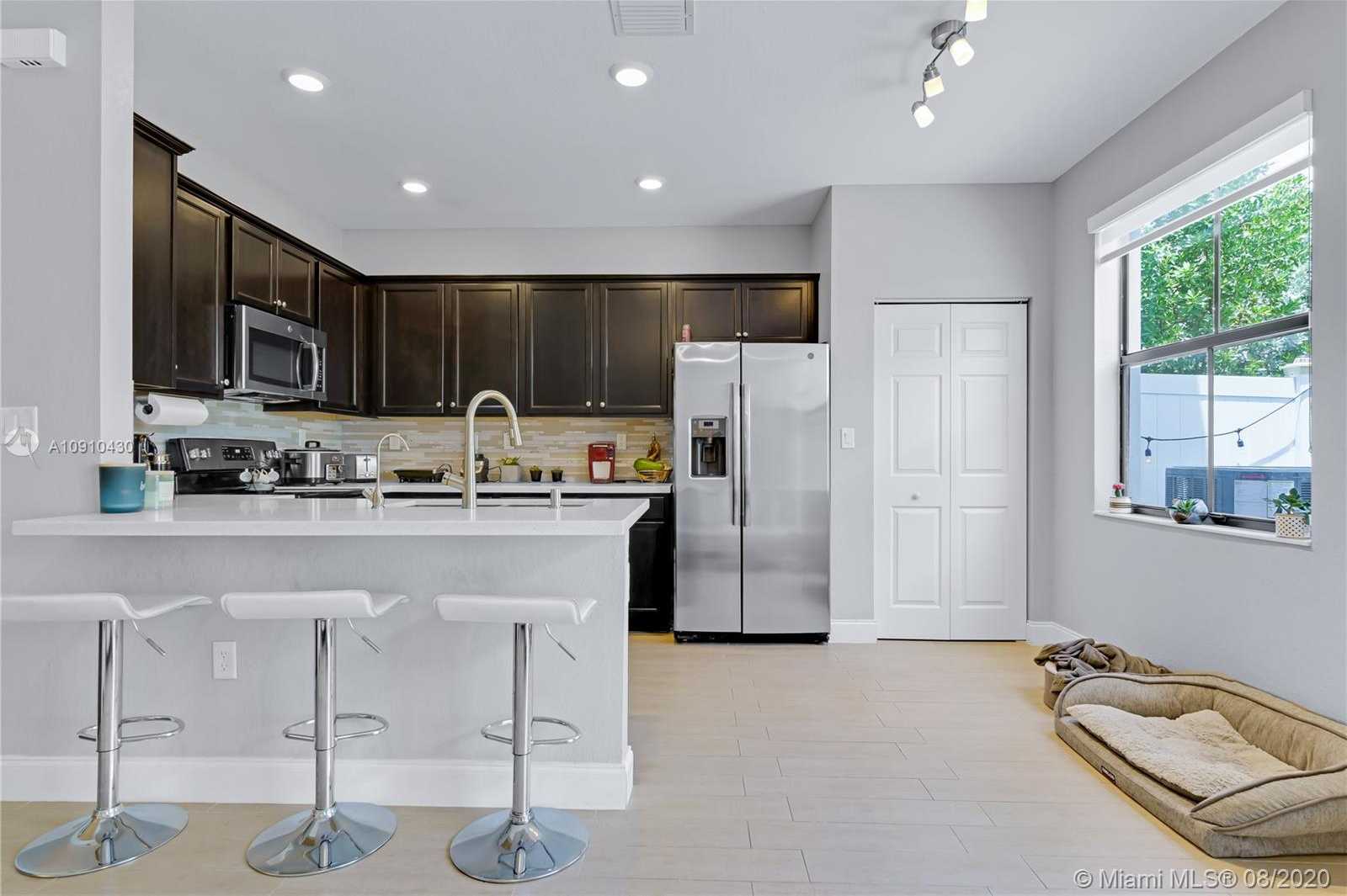 Small Image of 10379 WEST 34TH LN #1, Hialeah Number 13