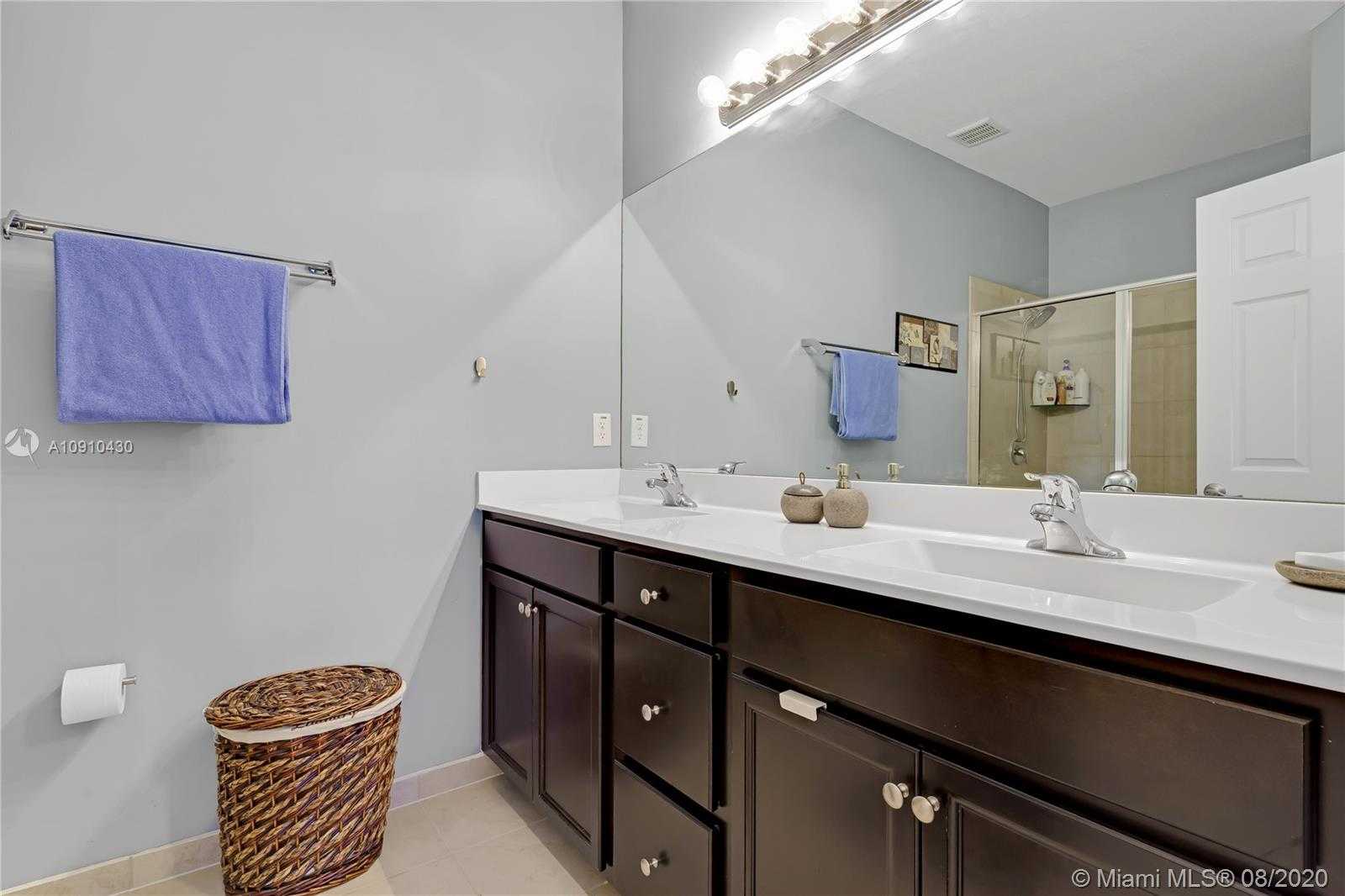 Small Image of 10379 WEST 34TH LN #1, Hialeah Number 21