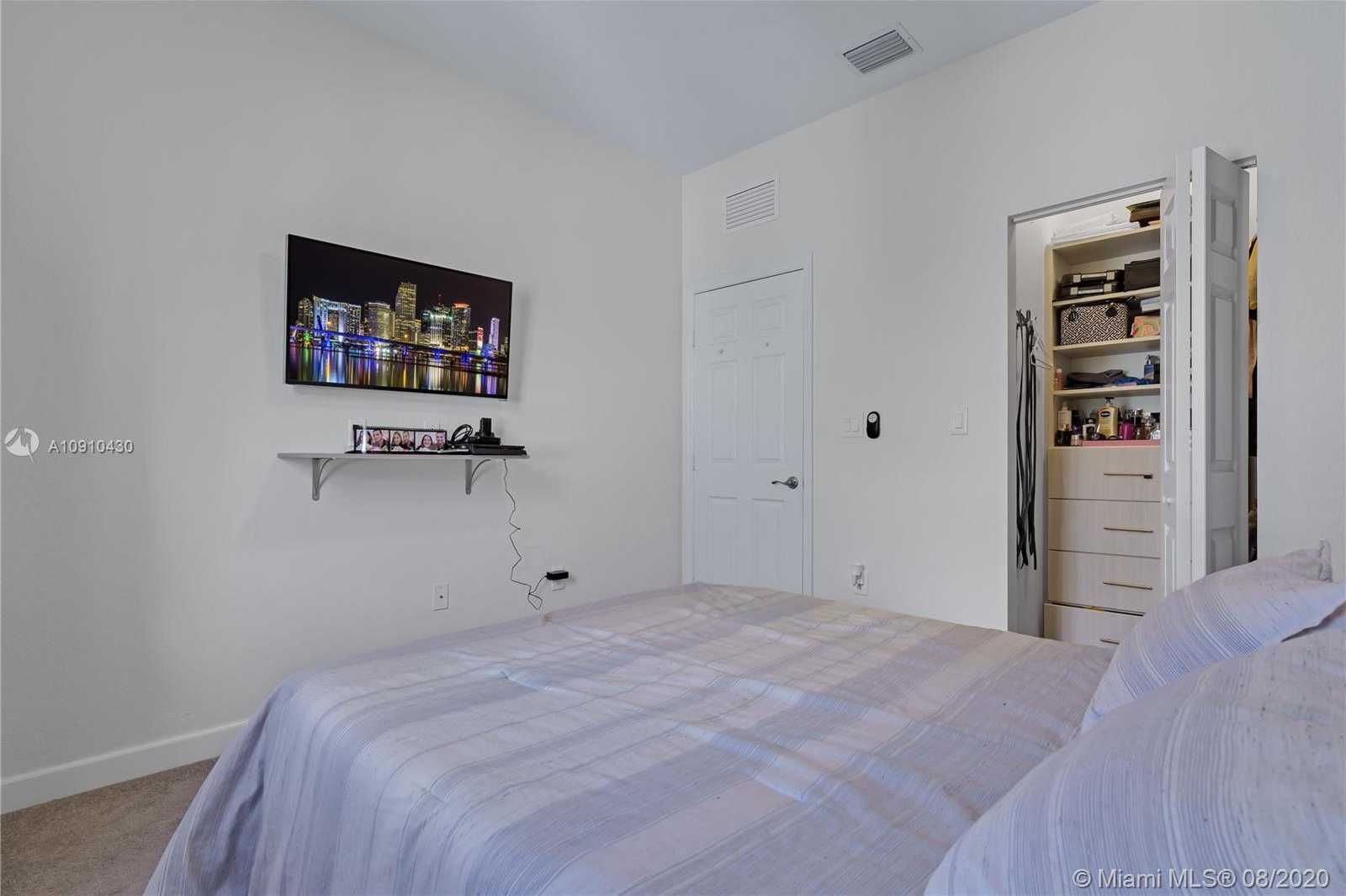Small Image of 10379 WEST 34TH LN #1, Hialeah Number 25