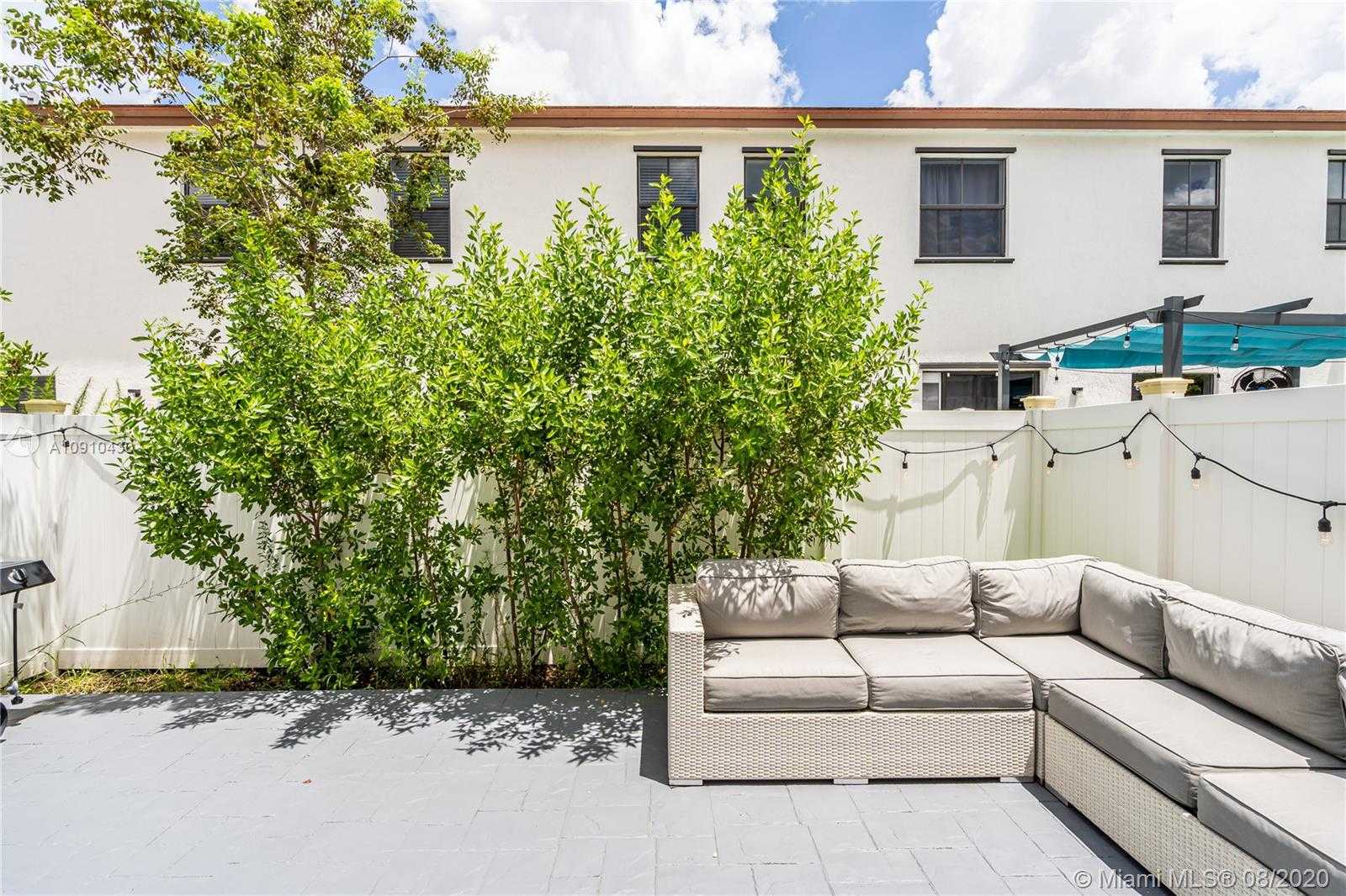 Small Image of 10379 WEST 34TH LN #1, Hialeah Number 27
