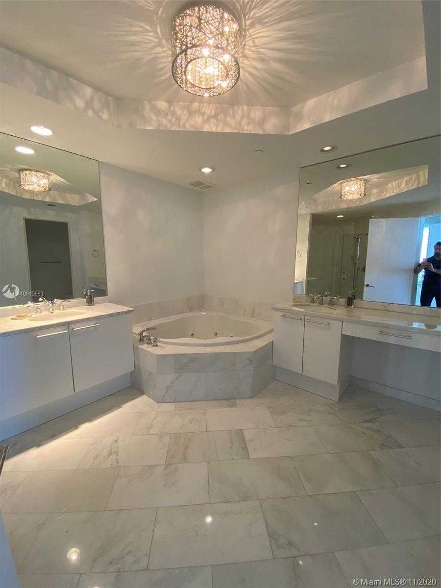 Small Image of 4100 ISLAND BLVD #1002, Aventura Number 11
