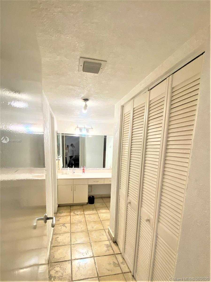Small Image of 3101 NORTH COUNTRY CLUB DR #101, Aventura Number 10