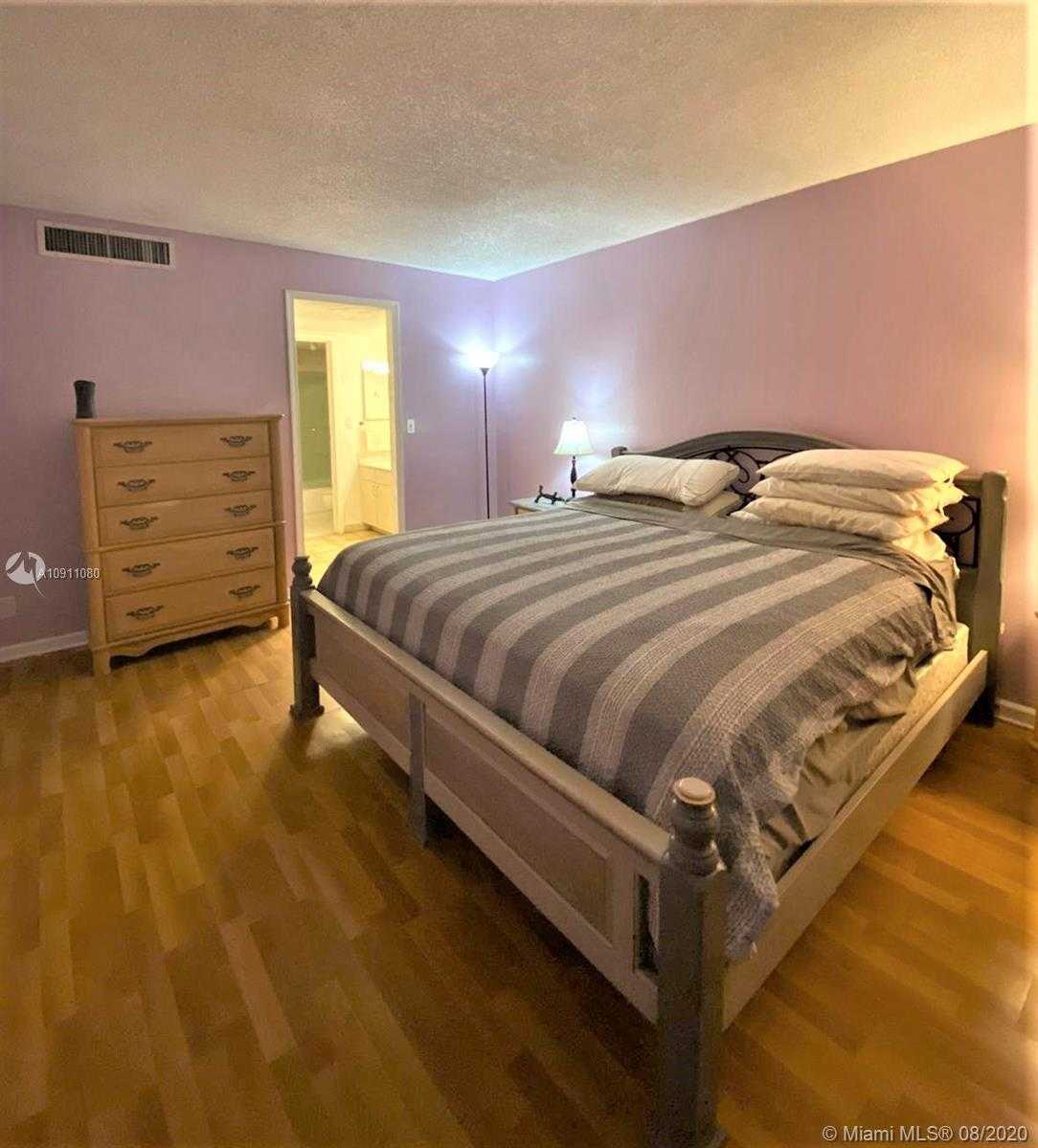 Small Image of 3101 NORTH COUNTRY CLUB DR #101, Aventura Number 12