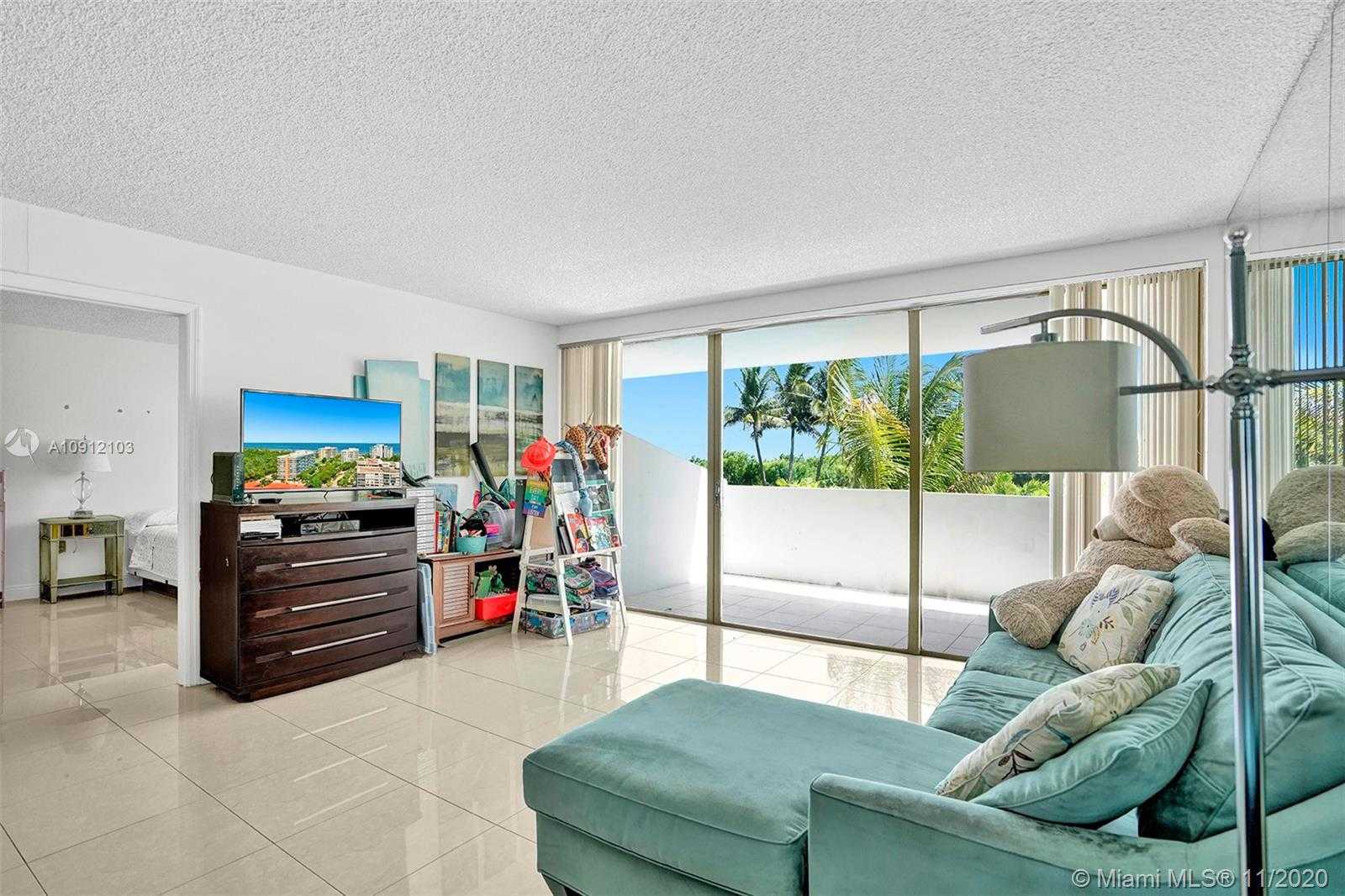 Small Image of 177 OCEAN LANE DR #203, Key Biscayne Number 2