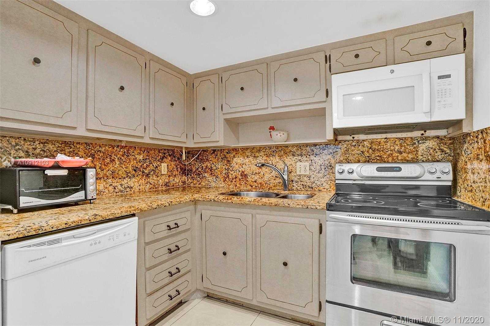 Small Image of 177 OCEAN LANE DR #203, Key Biscayne Number 7