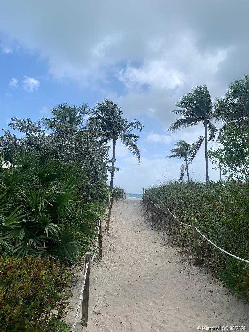 Small Image of 1621 COLLINS AVE #306, Miami Beach Number 3
