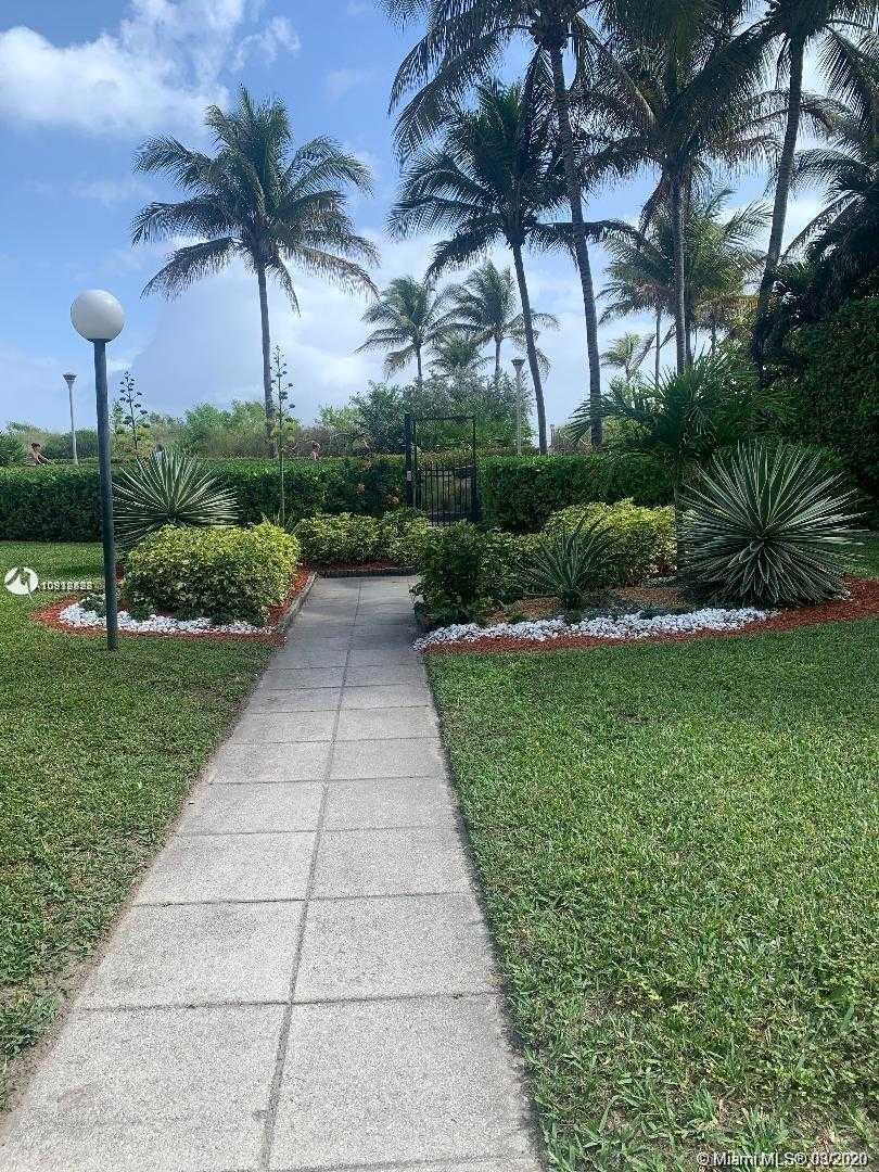 Small Image of 1621 COLLINS AVE #306, Miami Beach Number 4
