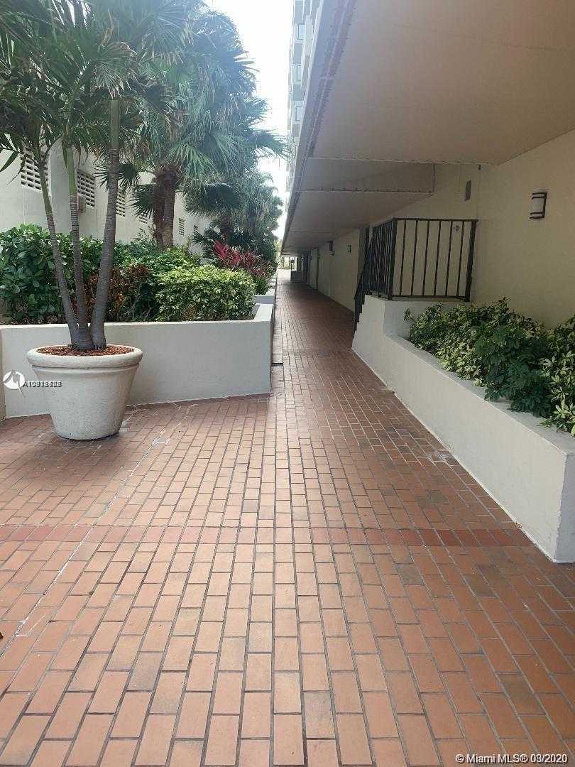 Small Image of 1621 COLLINS AVE #306, Miami Beach Number 5