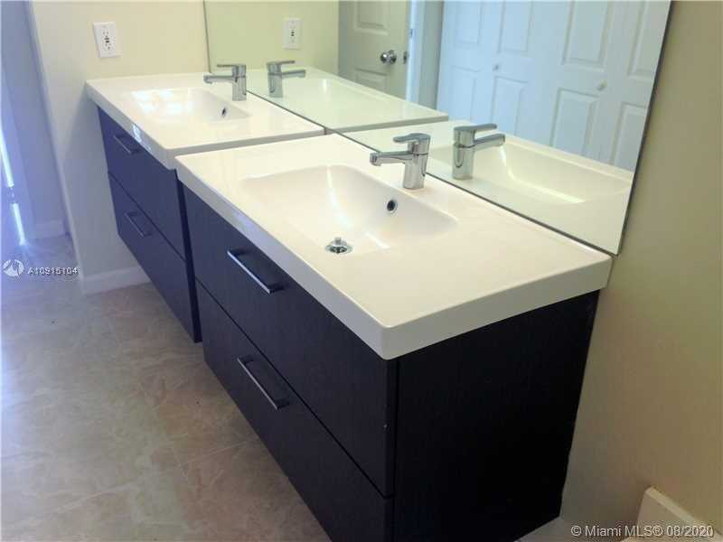 Small Image of 3530 MYSTIC POINTE DR #1608, Aventura Number 5
