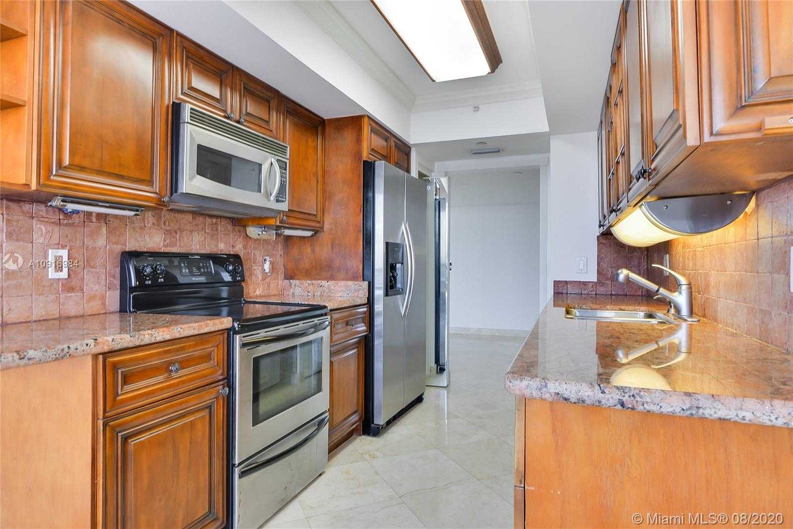 Small Image of 21205 Yacht Club Dr, Aventura, FL 33180, USA Number 5