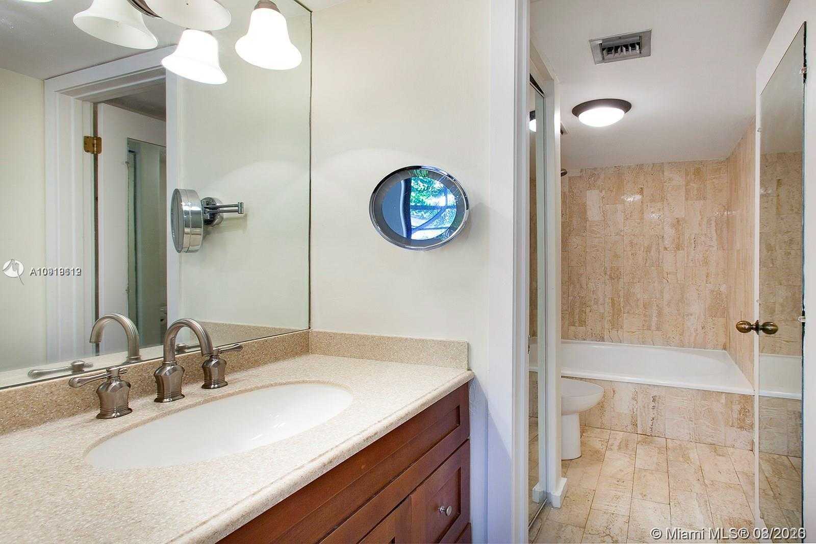 Small Image of 55 OCEAN LANE DR #1030, Key Biscayne Number 11
