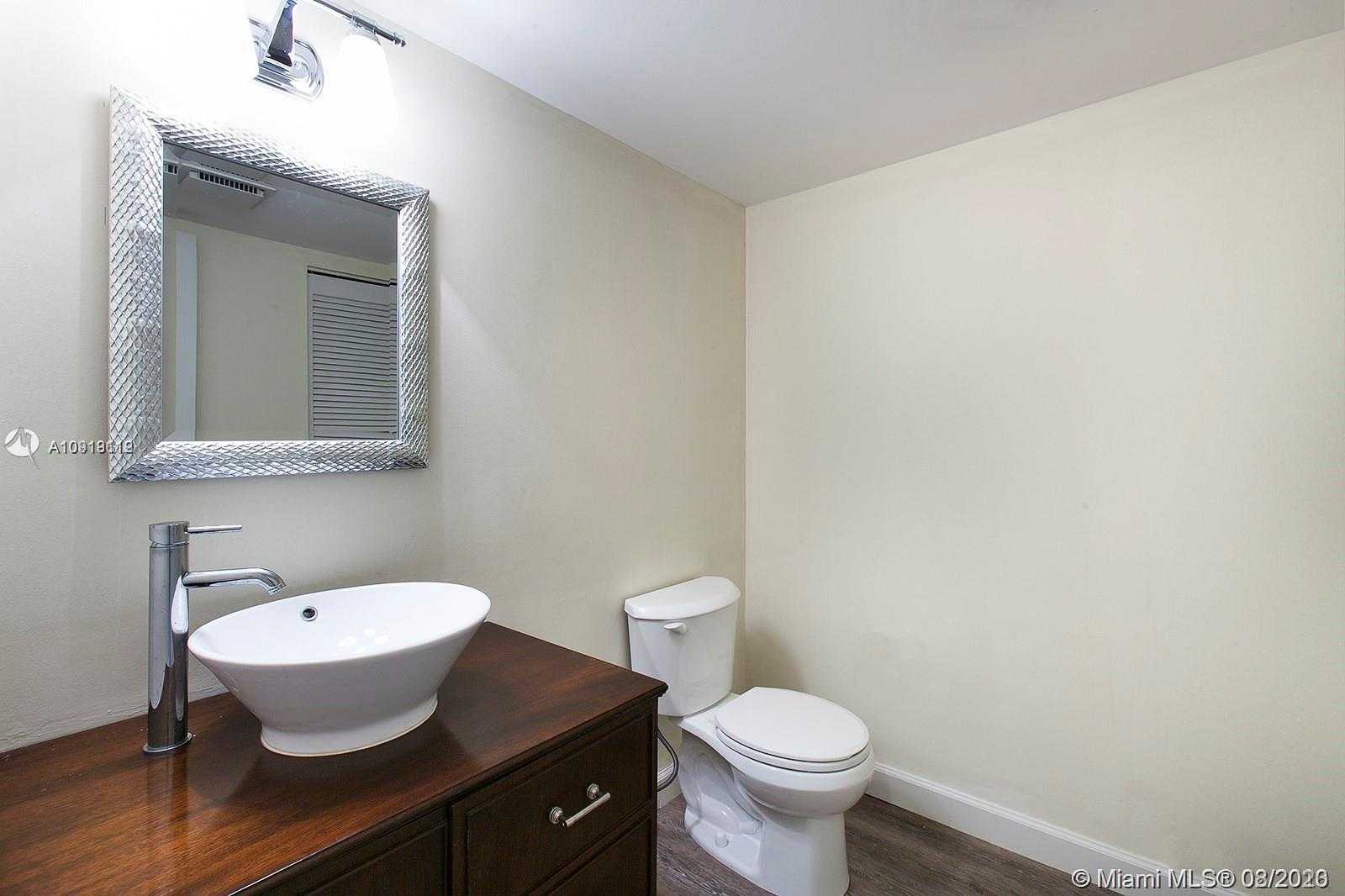 Small Image of 55 OCEAN LANE DR #1030, Key Biscayne Number 13