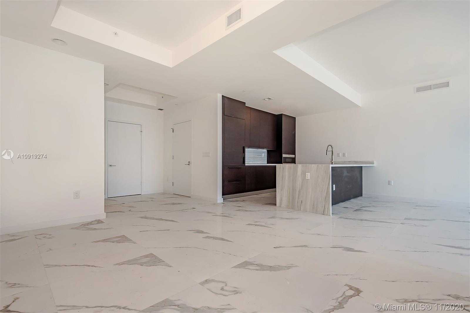 Small Image of 801 SOUTH POINTE DR #305, Miami Beach Number 15