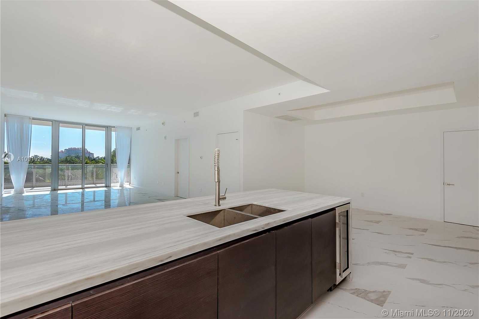 Small Image of 801 SOUTH POINTE DR #305, Miami Beach Number 26