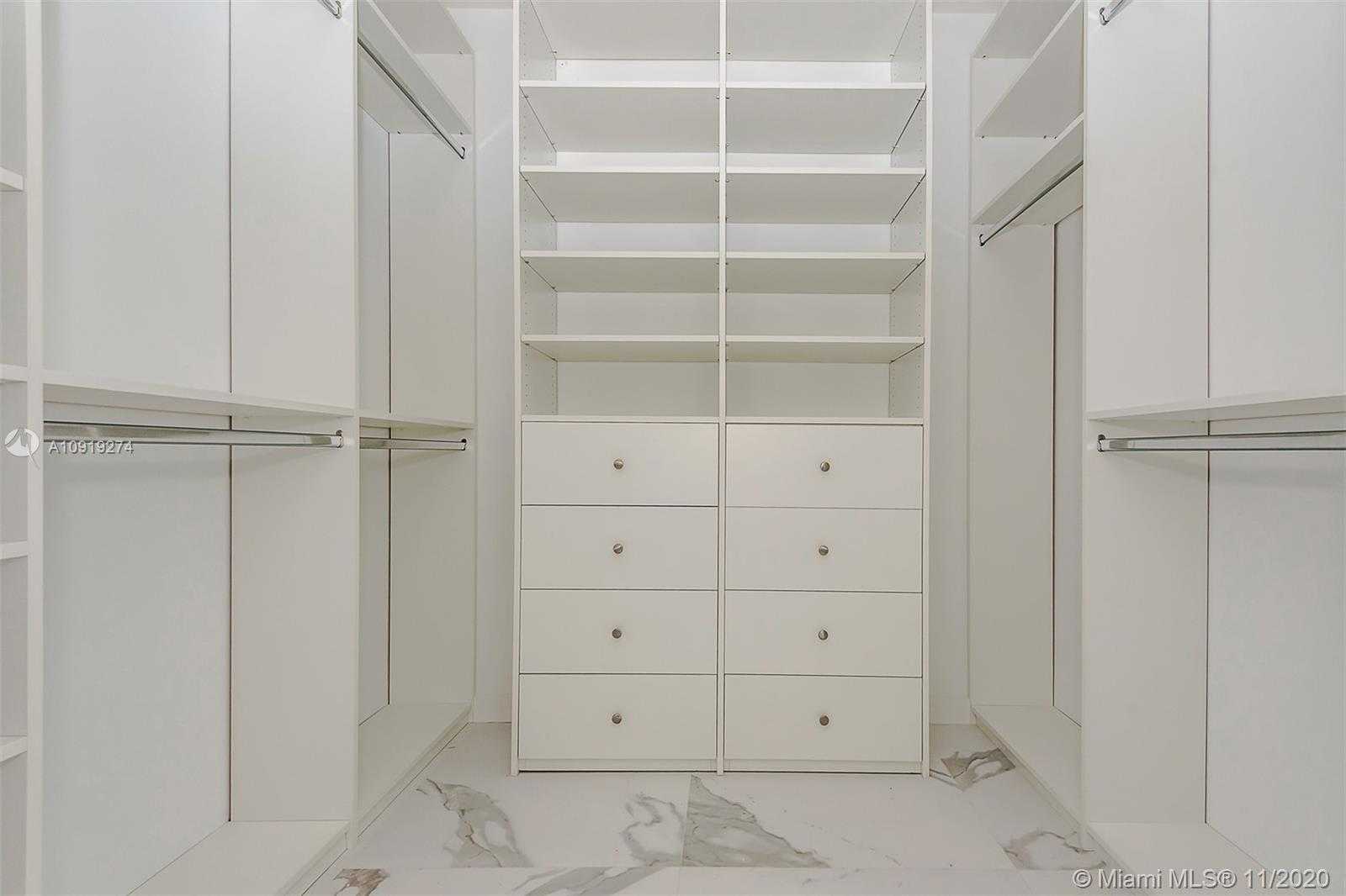 Small Image of 801 SOUTH POINTE DR #305, Miami Beach Number 8