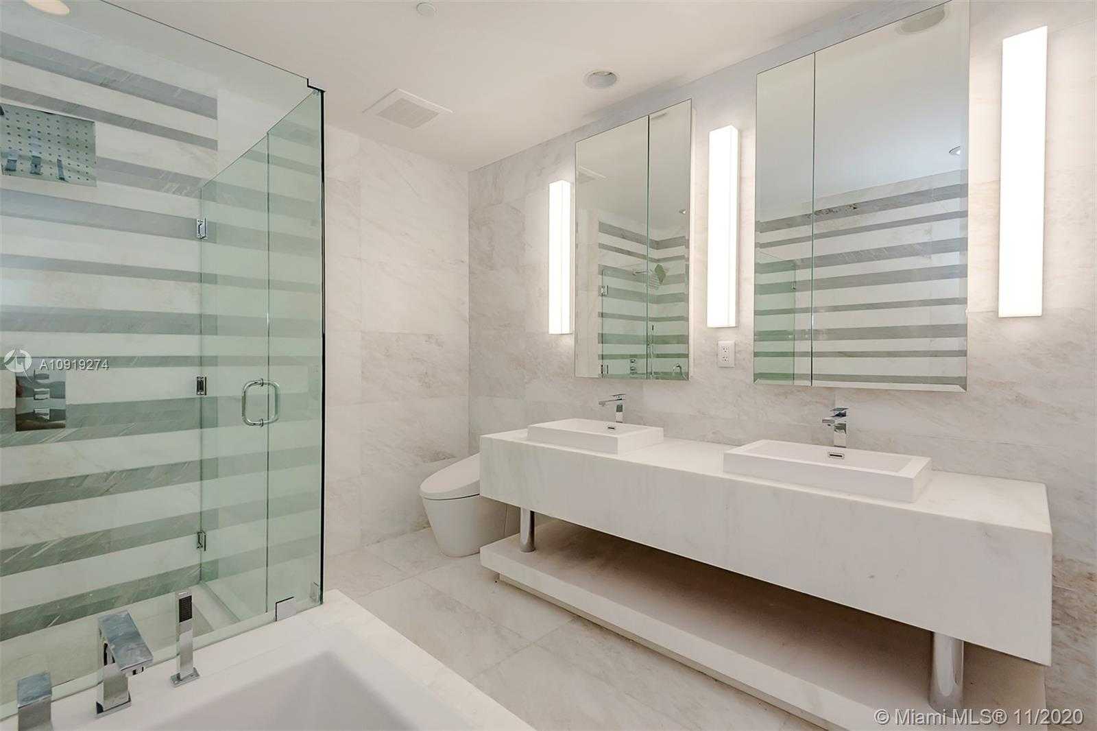 Small Image of 801 SOUTH POINTE DR #305, Miami Beach Number 9