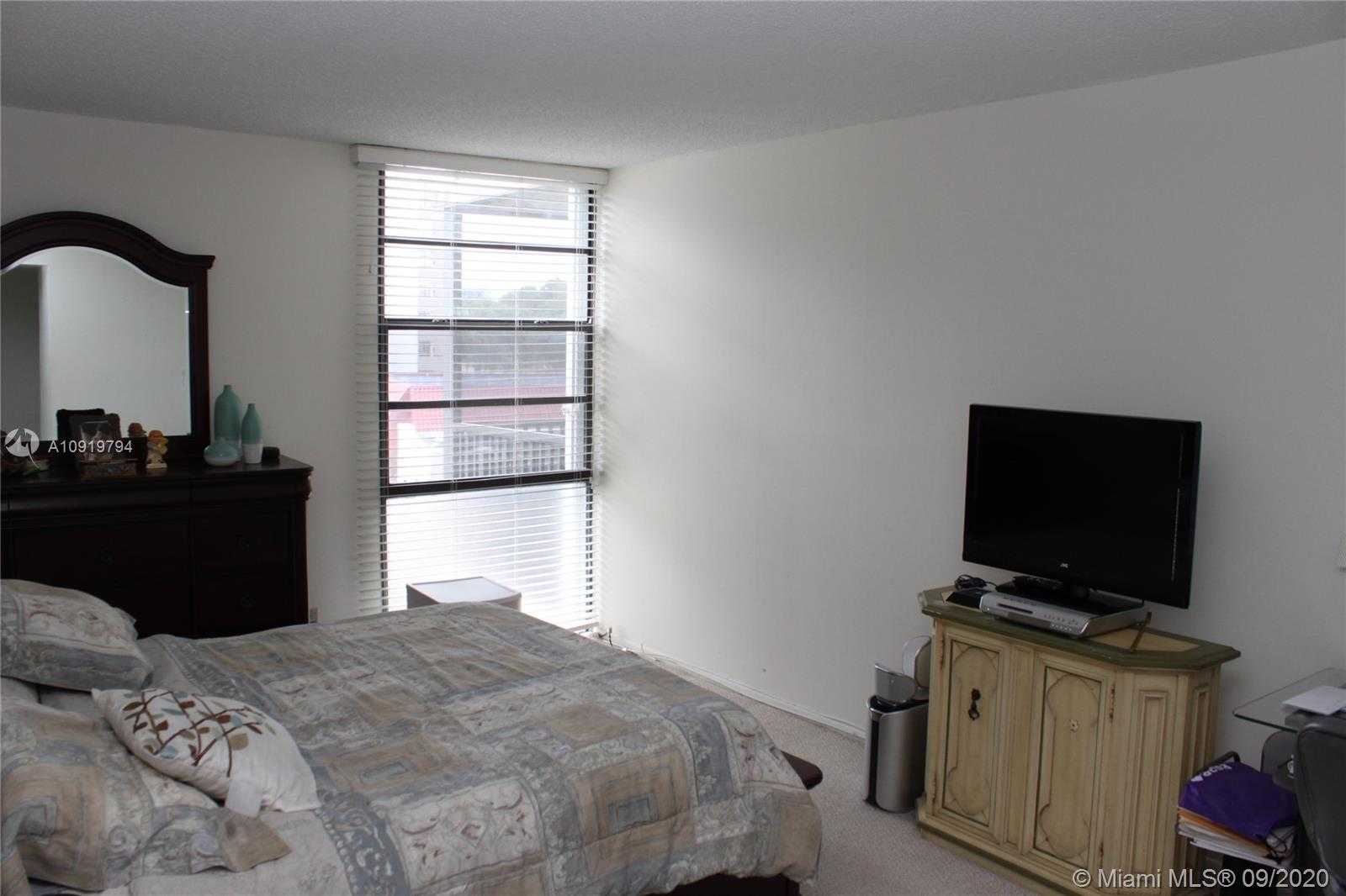 Small Image of 3301 NORTH COUNTRY CLUB DR #301, Aventura Number 10