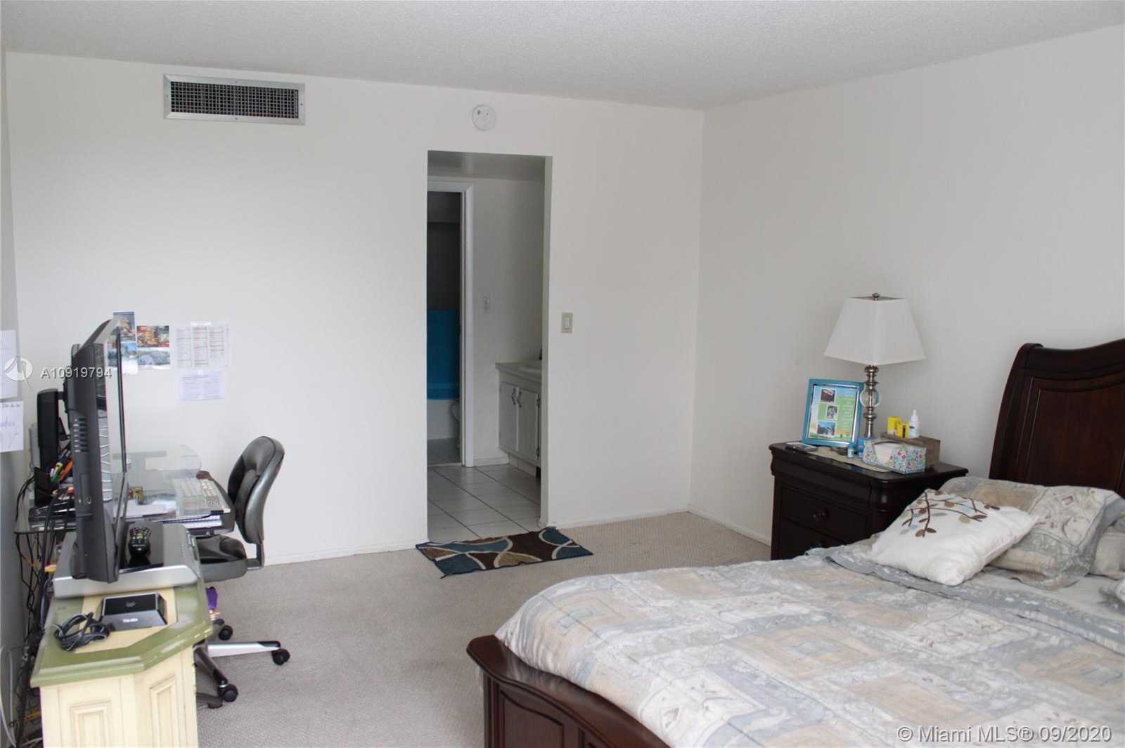 Small Image of 3301 NORTH COUNTRY CLUB DR #301, Aventura Number 11