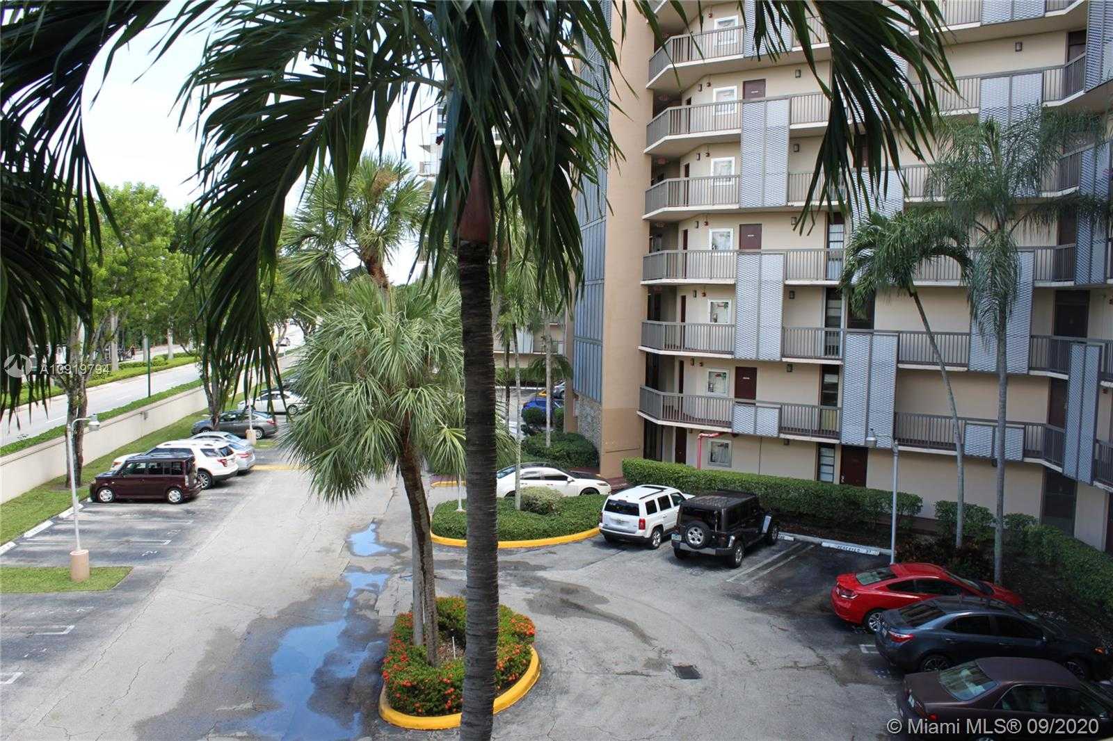 Small Image of 3301 NORTH COUNTRY CLUB DR #301, Aventura Number 15