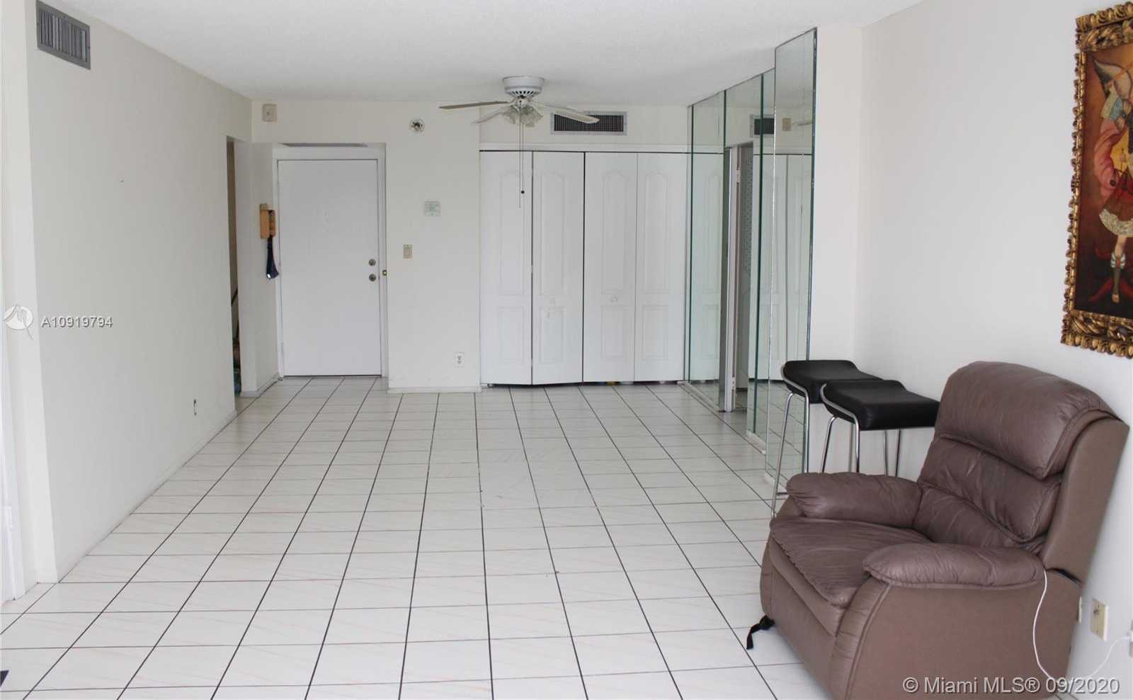 Small Image of 3301 NORTH COUNTRY CLUB DR #301, Aventura Number 2