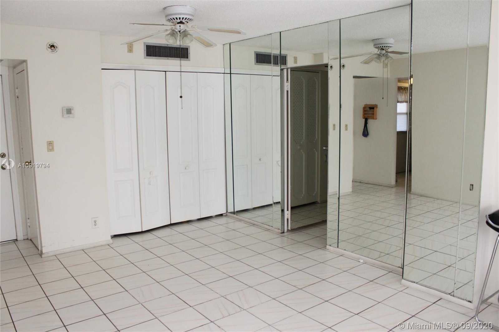 Small Image of 3301 NORTH COUNTRY CLUB DR #301, Aventura Number 3