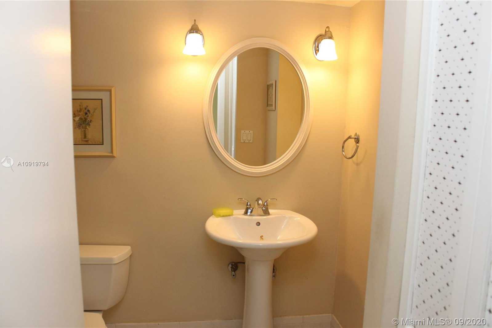 Small Image of 3301 NORTH COUNTRY CLUB DR #301, Aventura Number 9