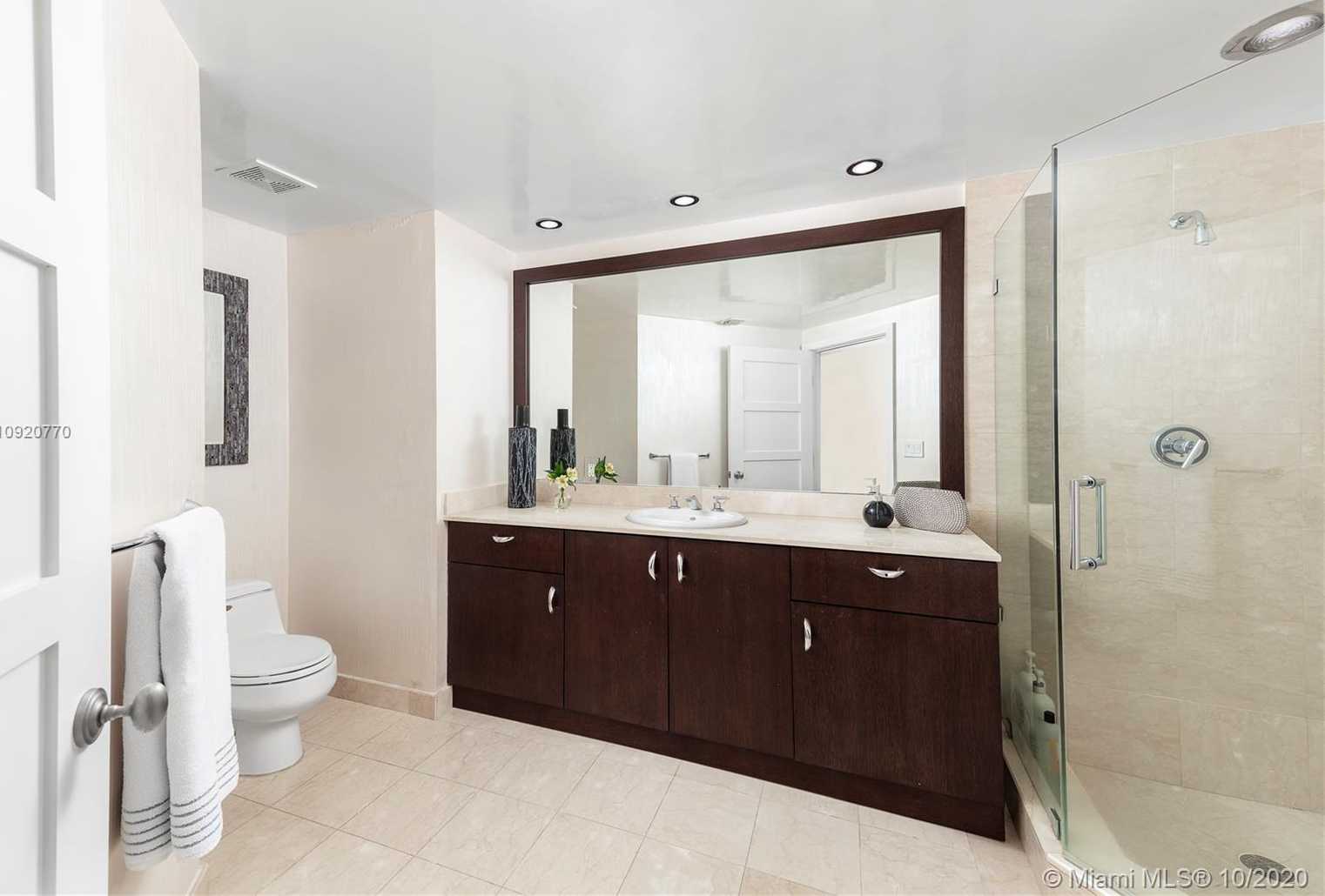 Small Image of 10 EAST VENETIAN WAY #1704, Miami Beach Number 20