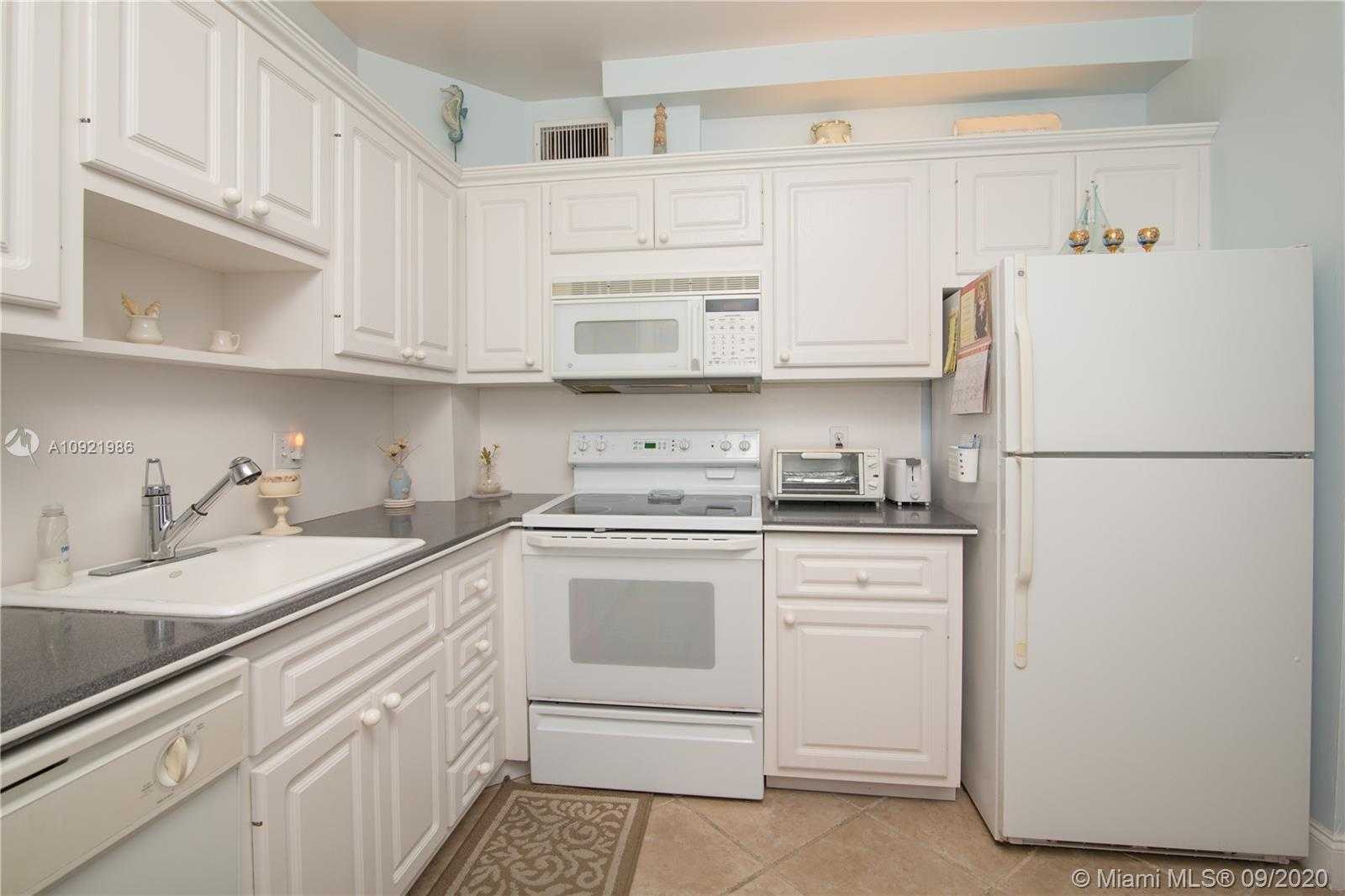 Small Image of 1950 SOUTH OCEAN DR #8P, Hallandale Beach Number 10
