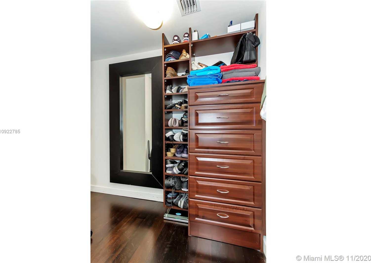 Small Image of 400 ALTON RD #2707, Miami Beach Number 19