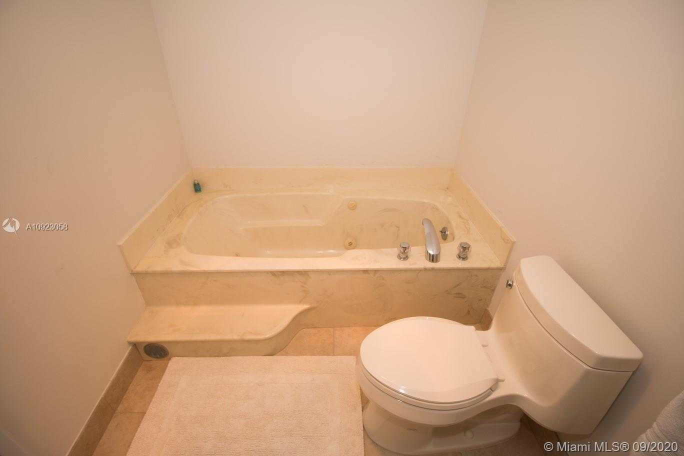 Small Image of 520 BRICKELL KEY DR #A806, Miami Number 21