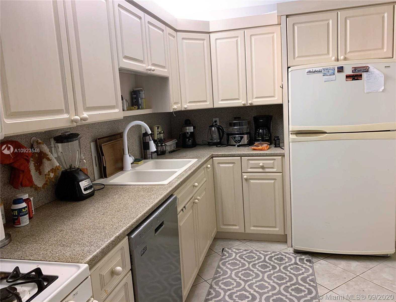Small Image of 3140 SOUTH OCEAN DR #202, Hallandale Beach Number 5