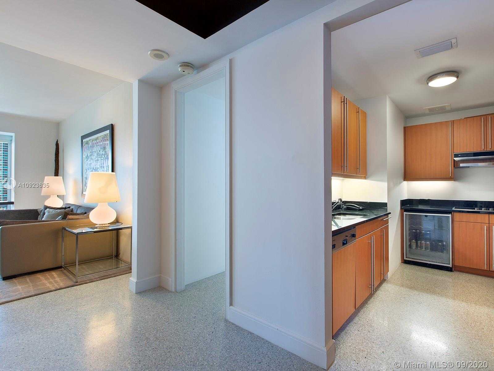 Small Image of 1425 BRICKELL AVE #56C/56D, Miami Number 15