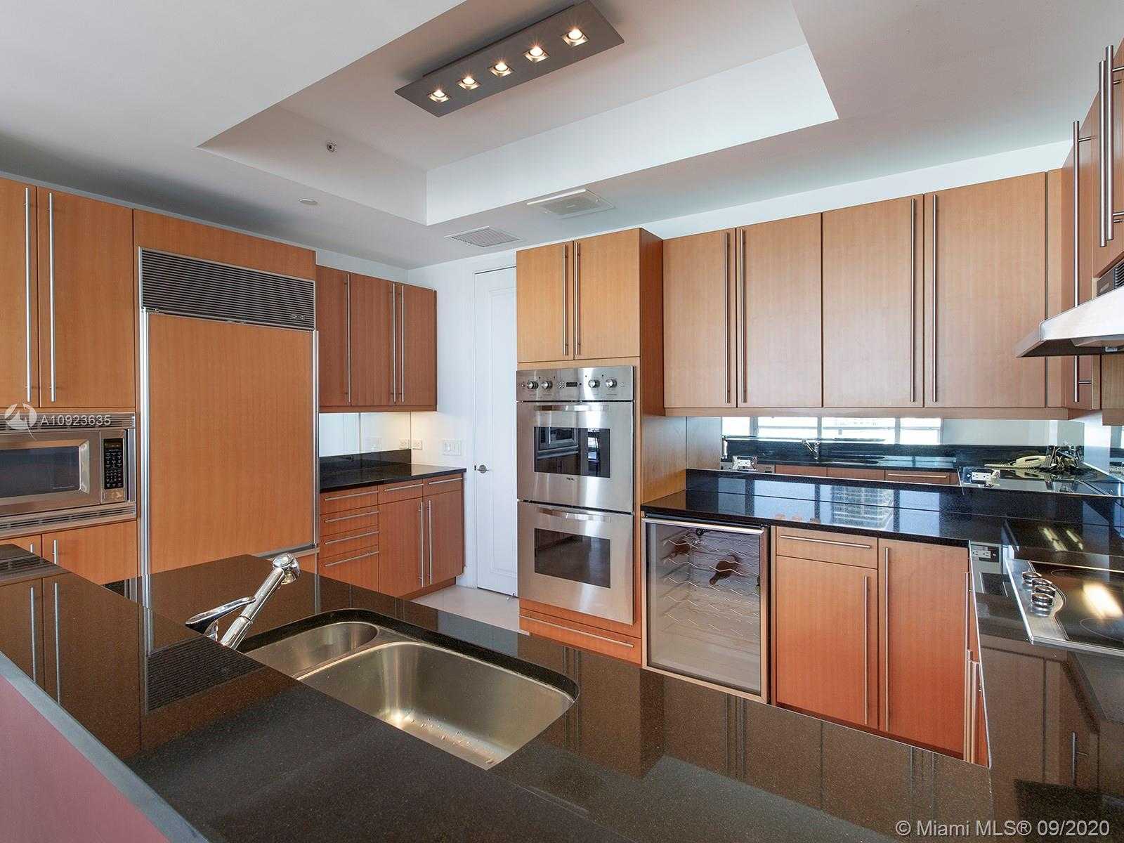 Small Image of 1425 BRICKELL AVE #56C/56D, Miami Number 8