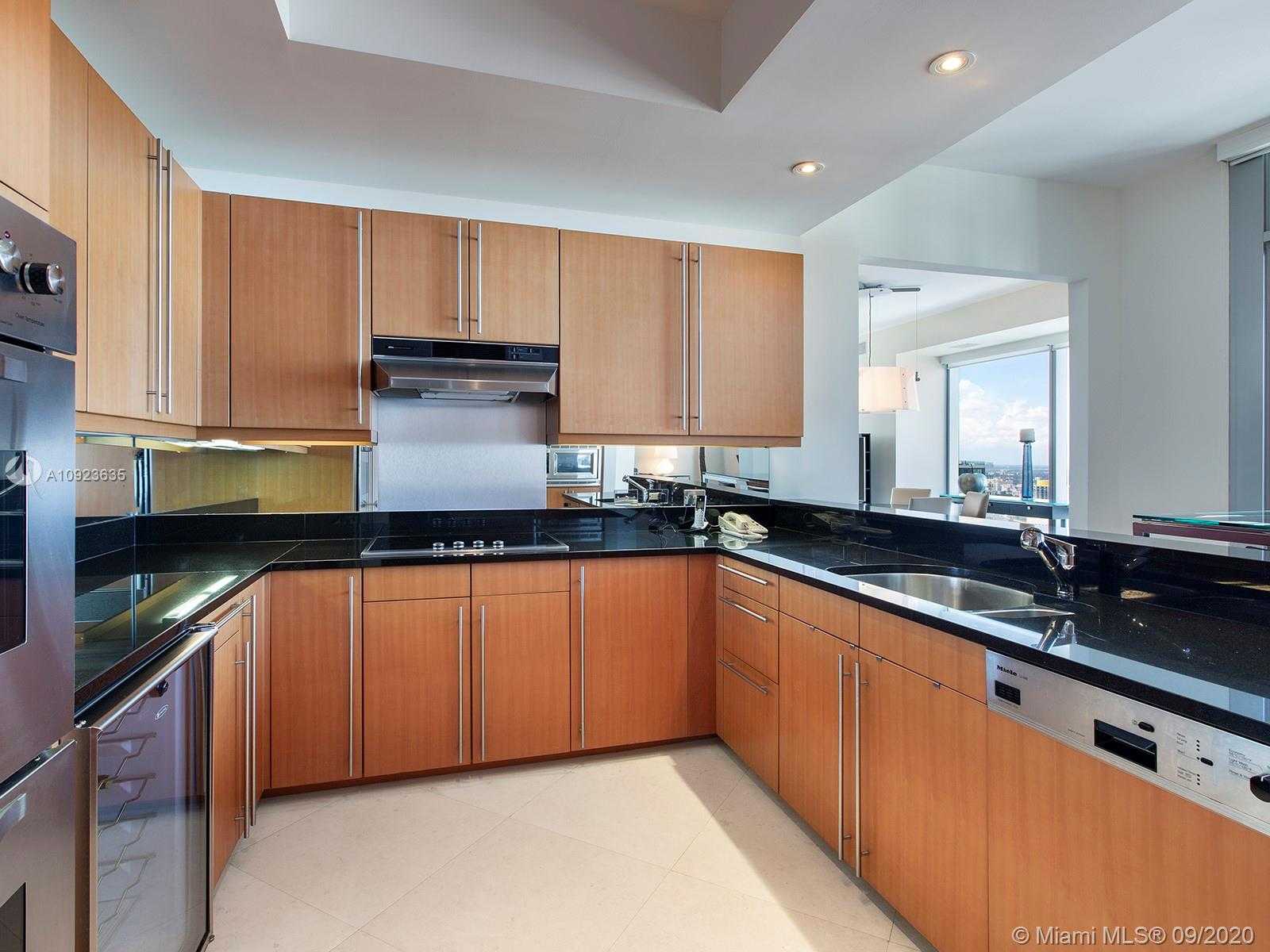 Small Image of 1425 BRICKELL AVE #56C/56D, Miami Number 9