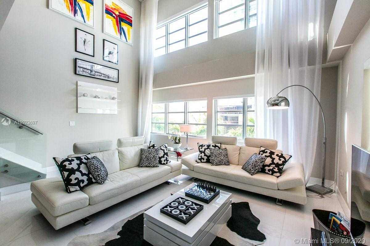 Small Image of 125 OCEAN DR #F0205, Miami Beach Number 2