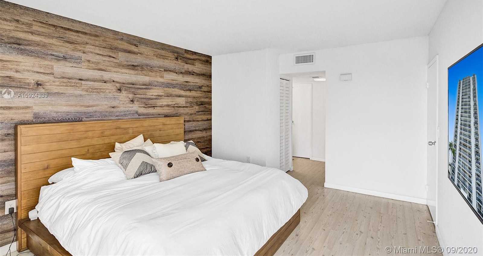 Small Image of 3675 NORTH COUNTRY CLUB DR #607, Aventura Number 13