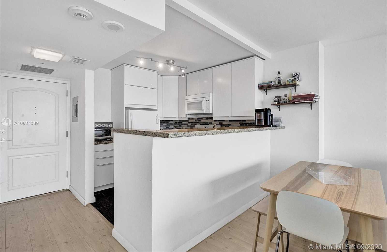Small Image of 3675 NORTH COUNTRY CLUB DR #607, Aventura Number 6