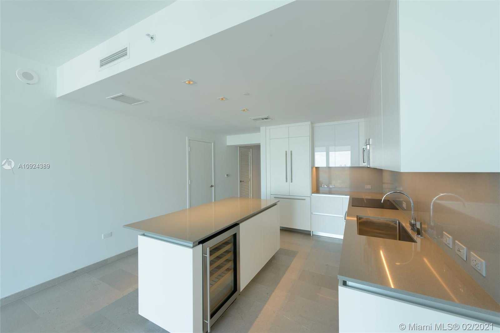 Small Image of 68 SOUTH EAST 6TH STREET #3705, Miami Number 3