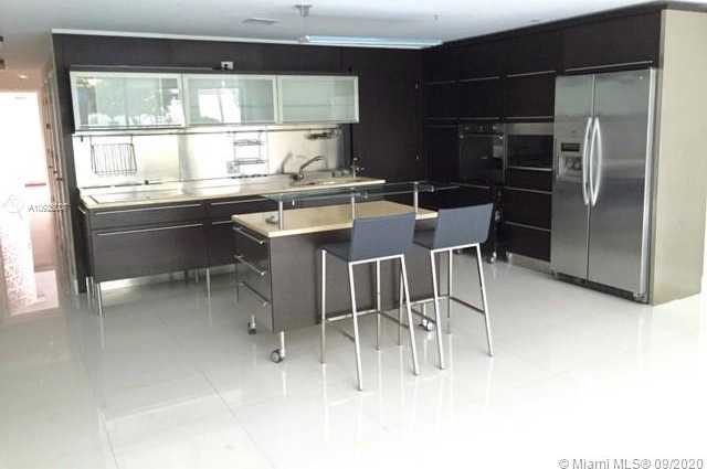 Small Image of 6000 COLLINS AVE #138, Miami Beach Number 4