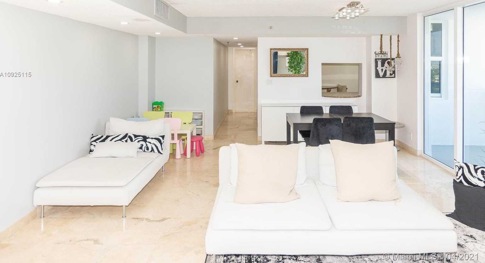 Small Image of 2401 COLLINS AVE #1508, Miami Beach Number 10