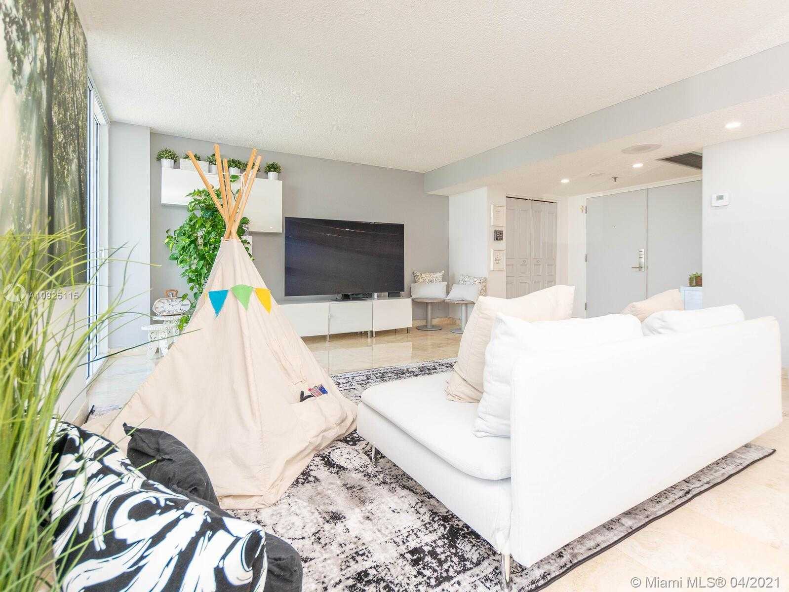 Small Image of 2401 COLLINS AVE #1508, Miami Beach Number 11